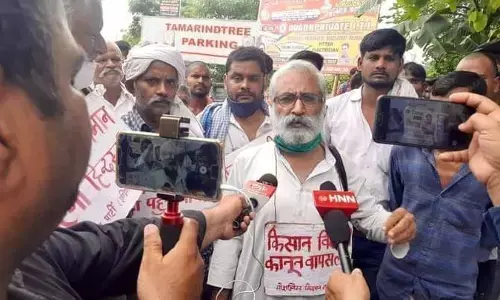 यदि सरकार गौशालाओं की व्यवस्था नही कर सकती तो उसे गायों का बाजार खोल देना चाहिए