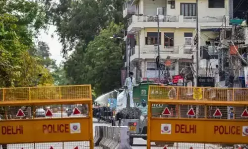 दिल्ली के स्कूल, कॉलेज, कोचिंग संस्थान और जिम को लेकर बड़ा फैसला, खुल गया सब कुछ और कितनी देर रहेगा लॉकडाउन!