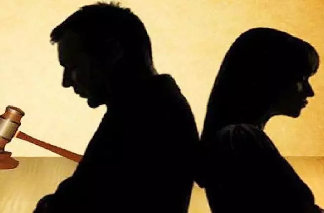 11 दिन पति के साथ रहकर 11 सालों तक ससुराल नहीं गई पत्नी, मामला कोर्ट पुहुचा तो जज ने सुनाया दिया बड़ा फैसला 11 दिन पति के साथ रहकर 11 सालों तक ससुराल नहीं गई पत्नी, मामला कोर्ट पुहुचा तो जज ने सुनाया दिया बड़ा फैसला