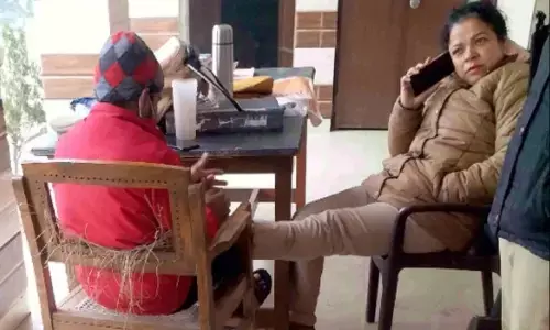 इस महिला दरोगा को एसपी ने किया लाइन हाजिर, जानें क्या है मामला? इस महिला दरोगा को एसपी ने किया लाइन हाजिर, जानें क्या है मामला?