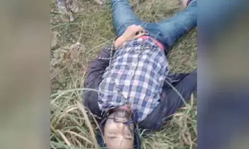 युवक की गला रेतकर हत्या, गड्ढे में मिला शव युवक की गला रेतकर हत्या, गड्ढे में मिला शव
