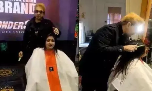थूककर महिला के बाल काटने पर जावेद हबीब ने तोड़ी चुप्पी, वीडियो वायरल होने के बाद अब कही ये बात थूककर महिला के बाल काटने पर जावेद हबीब ने तोड़ी चुप्पी, वीडियो वायरल होने के बाद अब कही ये बात