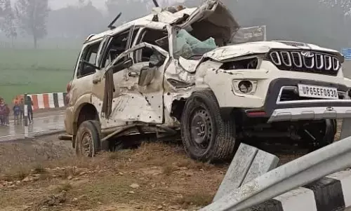 बीजेपी के सदस्यता लेने आये वाराणसी के लोंगों की गाडी के उड़े परखच्चे, तीन की मौके पर मौत बीजेपी के सदस्यता लेने आये वाराणसी के लोंगों की गाडी के उड़े परखच्चे, तीन की मौके पर मौत