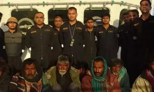 रात के अंधेरे में की भारत की सीमा में दाखिल होने की कोशिश, ऐसे नाकाम हुए पाकिस्तानी, 10 पाक नागरिक बोट के साथ गिरफ्तार