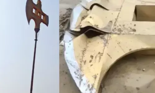 भगवान परशुराम का फरसा खंडित, अखिलेश यादव ने किया था मंदिर का लोकार्पण भगवान परशुराम का फरसा खंडित, अखिलेश यादव ने किया था मंदिर का लोकार्पण