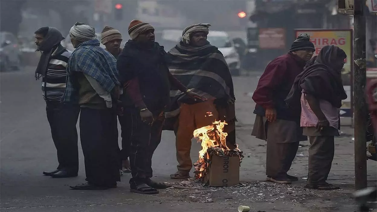 ठंड से बढ़ी ठिठुरन, चार राज्यों में भारी बारिश के आसार, -11 डिग्री लेह का न्यूनतम तापमान