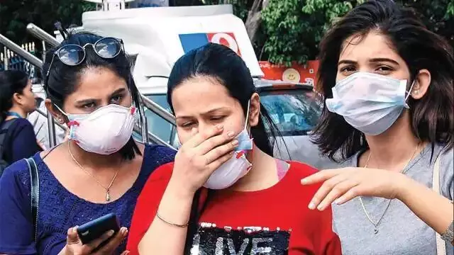 दिल्ली में कोरोना संक्रमण का आया पीक? जानिए एक्सपर्ट की राय