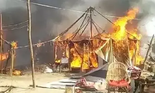 ब्रेकिंग न्यूज: माघ मेला में लगी आग, सिलेंडर फटने से दो पंडाल जले ब्रेकिंग न्यूज: माघ मेला में लगी आग, सिलेंडर फटने से दो पंडाल जले