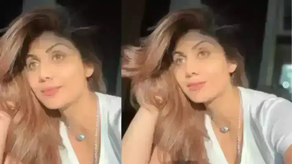 शिल्पा सेट्टी ने पहना बिग बॉस वाला लॉकेट, यूजर्स ने बोल दी ये बात शिल्पा सेट्टी ने पहना बिग बॉस वाला लॉकेट, यूजर्स ने बोल दी ये बात