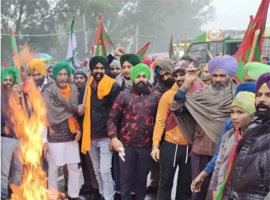 UP Election 2022: BJP की मुश्किलें बढ़ाएंगे किसान संगठन, लखीमपुर से फिर शुरू होगा आंदोलन, SKM का ऐलान UP Election 2022: BJP की मुश्किलें बढ़ाएंगे किसान संगठन, लखीमपुर से फिर शुरू होगा आंदोलन, SKM का ऐलान