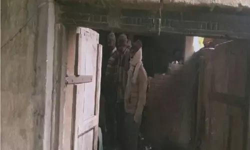 рдкрддреНрдиреА рдХреЗ рд╡рд┐рдпреЛрдЧ рдореЗрдВ рдкрддрд┐ рдиреЗ рд▓рдЧрд╛рдИ рдлрд╛рдВрд╕реА рдкрддреНрдиреА рдХреЗ рд╡рд┐рдпреЛрдЧ рдореЗрдВ рдкрддрд┐ рдиреЗ рд▓рдЧрд╛рдИ рдлрд╛рдВрд╕реА