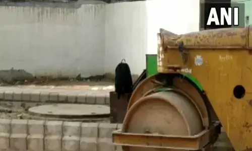 दिल्ली: त्रिलोकपुरी में मिले दो लावारिस बैग, पुलिस कर रही जांच दिल्ली: त्रिलोकपुरी में मिले दो लावारिस बैग, पुलिस कर रही जांच