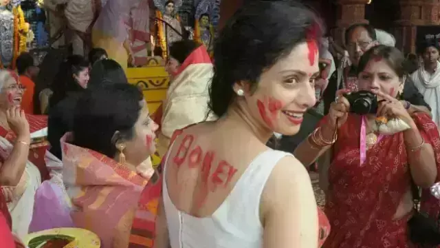 श्रीदेवी की ये तस्वीर बोनी कपूर ने की शेयर, फैंस हुए इमोशनल श्रीदेवी की ये तस्वीर बोनी कपूर ने की शेयर, फैंस हुए इमोशनल