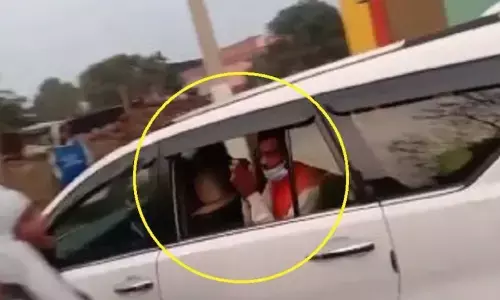 विधायक जी...इस बार MLA बनकर दिखा दो : मुजफ्फरनगर में ग्रामीणों ने BJP विधायक को खदेड़ा, VIDEO में हाथ जोड़ते दिखे विधायक जी...इस बार MLA बनकर दिखा दो : मुजफ्फरनगर में ग्रामीणों ने BJP विधायक को खदेड़ा, VIDEO में हाथ जोड़ते दिखे