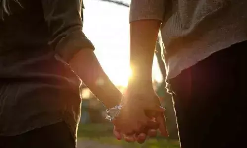 गर्लफ्रेंड के लिए निकलवा दी अपनी किडनी, लेकिन लड़की ने दूसरे से शादी कर ली