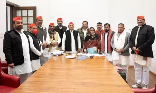 भाजपा को बहुत बड़ा झटका, स्वर्गीय उपेंद्र दत्त शुक्ला जी का परिवार सपा में हुआ शामिल भाजपा को बहुत बड़ा झटका, स्वर्गीय उपेंद्र दत्त शुक्ला जी का परिवार सपा में हुआ शामिल