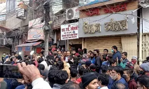 पटना के एसएस ज्वेलरी शाप में दस करोड़ की लूट पटना के एसएस ज्वेलरी शाप में दस करोड़ की लूट