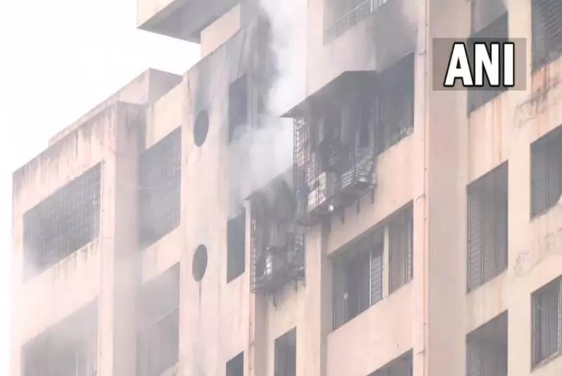 मुंबई के तारदेव इलाके में 20 मंजिला इमारत में लगी आग, दो की मौत