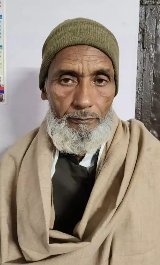 गोकशी के अपराध में 15 वर्षों से फरार चल रहे एक शातिर अपराधी को एसएसपी आकाश तोमर ने अवैध असलहा सहित किया गिरफ्तार गोकशी के अपराध में 15 वर्षों से फरार चल रहे एक शातिर अपराधी को एसएसपी आकाश तोमर ने अवैध असलहा सहित किया गिरफ्तार