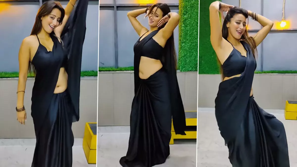 भोजपुरी एक्ट्रेस Shweta Mahara ने टिप टिप बरसा पानी पर बिखेरा अपने हुस्न का जलवा, Sexy Video हुआ वायरल