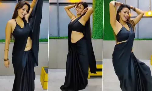 भोजपुरी एक्ट्रेस Shweta Mahara ने टिप टिप बरसा पानी पर बिखेरा अपने हुस्न का जलवा, Sexy Video हुआ वायरल भोजपुरी एक्ट्रेस Shweta Mahara ने टिप टिप बरसा पानी पर बिखेरा अपने हुस्न का जलवा, Sexy Video हुआ वायरल
