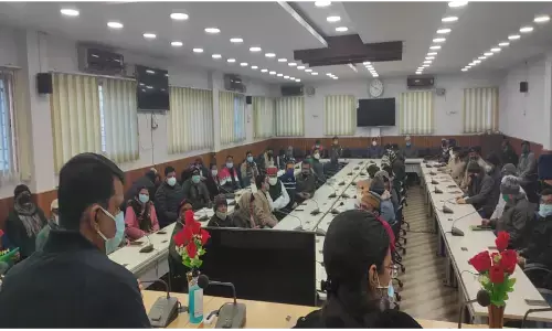 DM का निर्देश लंबित भूमि उपलब्धता को क्षेत्र भ्रमण कर शीघ्र चिह्नित कर प्रतिवेदित करे DM का निर्देश लंबित भूमि उपलब्धता को क्षेत्र भ्रमण कर शीघ्र चिह्नित कर प्रतिवेदित करे