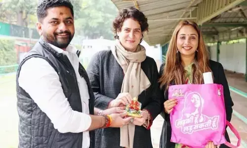 कांग्रेस में शामिल हुईं भोजपुरी एक्ट्रेस रानी चटर्जी, प्रियंका गांधी संग शेयर की तस्वीर कांग्रेस में शामिल हुईं भोजपुरी एक्ट्रेस रानी चटर्जी, प्रियंका गांधी संग शेयर की तस्वीर