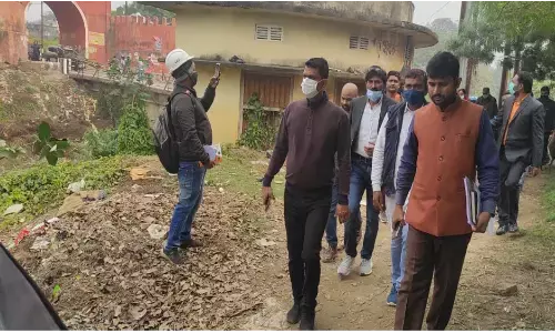 मुंगेर किला का DM ने किया निरीक्षण, जानें क्या हैं इसका इतिहास मुंगेर किला का DM ने किया निरीक्षण, जानें क्या हैं इसका इतिहास