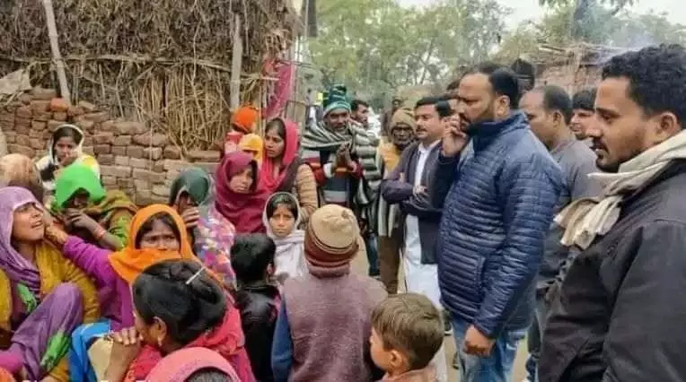 रायबरेली में देशी शराब पीने से मरने वालों की संख्या बढ़कर हुई दस, मुख्य आरोपी परिवार समेत फरार रायबरेली में देशी शराब पीने से मरने वालों की संख्या बढ़कर हुई दस, मुख्य आरोपी परिवार समेत फरार