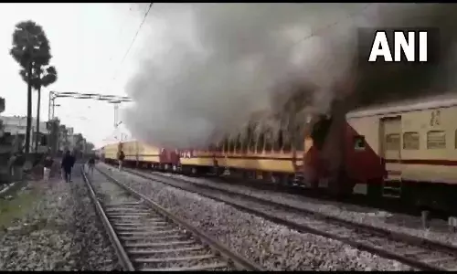 RRB-NTPC Result : गया में प्रदर्शन कर रहे छात्रों ने ट्रेन फूंकी, बवाल के बाद साढ़े तीन बजे रेल मंत्री करेंगे प्रेस कॉन्फ्रेंस RRB-NTPC Result : गया में प्रदर्शन कर रहे छात्रों ने ट्रेन फूंकी, बवाल के बाद साढ़े तीन बजे रेल मंत्री करेंगे प्रेस कॉन्फ्रेंस