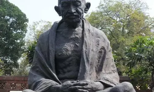 दिल्ली में बसी है बापू की यादें