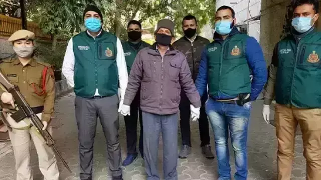 दिल्ली-NCR से पुलिस ने तस्कर को किया गिरफ्तार, 15 साल से कर रहा था हथियारों की तस्करी दिल्ली-NCR से पुलिस ने तस्कर को किया गिरफ्तार, 15 साल से कर रहा था हथियारों की तस्करी