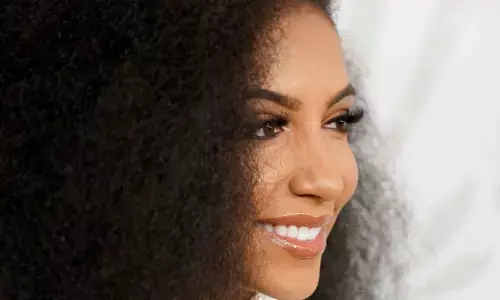 60 मंजिला ऊंची बिल्डिंग से कूदी मॉडल, कुछ घंटे पहले सोशल मीडिया पर लिखी थी ये बात