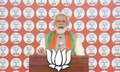 पीएम मोदी ने बताया अखिलेश और योगी सरकार का फर्क, दिया कमल और रोटी का संदेश पीएम मोदी ने बताया अखिलेश और योगी सरकार का फर्क, दिया कमल और रोटी का संदेश