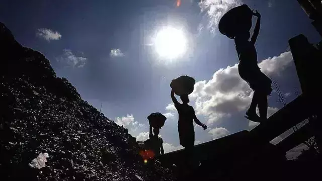कोयला संकट से भारत में हो सकती है भयानक बिजली कटौती - रिपोर्ट का दावा