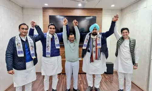 पंजाब में कांग्रेस को बड़ा झटका, पूर्व मंत्री जगमोहन सिंह कांग दोनों बेटों समेत AAP में शामिल