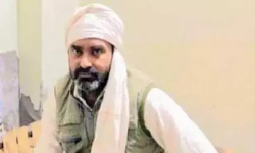 नोएडा में धरने पर बैठे किसान राजेश भाटी की मौत