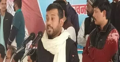 कांग्रेस मुख्यालय में कन्‍हैया कुमार पर फेंका ज्‍वलनशील पदार्थ, दो लोग झुलसे