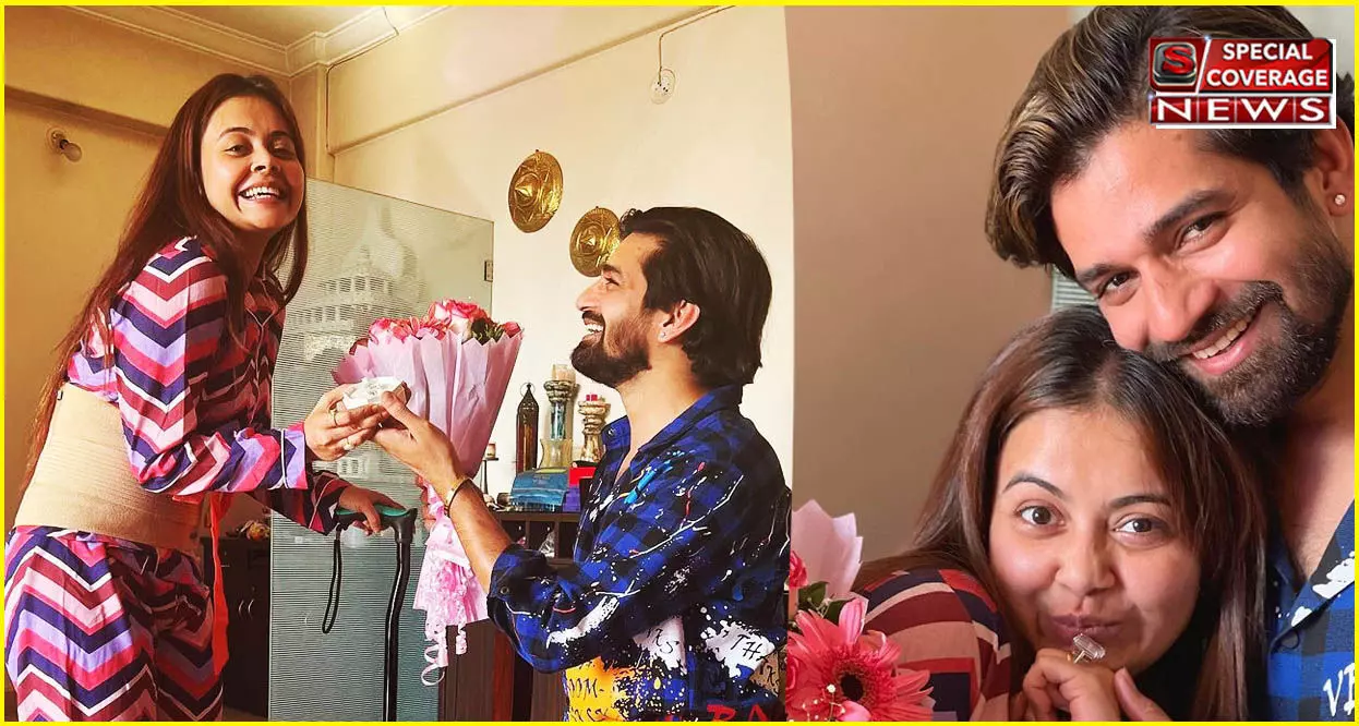 Shocking :गोपी बहू ने क्या कर ली सगाई? ऑनस्क्रीन देवर विशाल सिंह ने देवोलीना भट्टाचार्जी को रिंग पहनाते हुए शेयर की फोटो Shocking :गोपी बहू ने क्या कर ली सगाई? ऑनस्क्रीन देवर विशाल सिंह ने देवोलीना भट्टाचार्जी को रिंग पहनाते हुए शेयर की फोटो