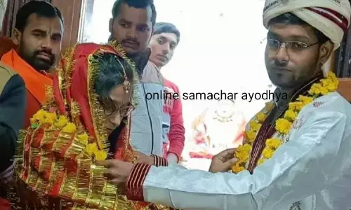 घर से भागे प्रेमी जोड़े की पुलिस ने कराई शादी, परिजनों ने दिया आशीर्वाद