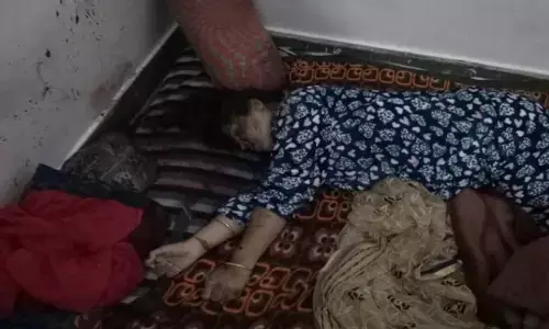 किन्नर की चाकू से गोद कर हत्या, घर में मिला शव किन्नर की चाकू से गोद कर हत्या, घर में मिला शव