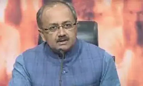 योगी सरकार के मंत्री सिद्धार्थ नाथ सिंंह पर ब्लेड से हमले की कोशिश, बाल-बाल बचे, आरोपी के पास से ब्लेड बरामद योगी सरकार के मंत्री सिद्धार्थ नाथ सिंंह पर ब्लेड से हमले की कोशिश, बाल-बाल बचे, आरोपी के पास से ब्लेड बरामद