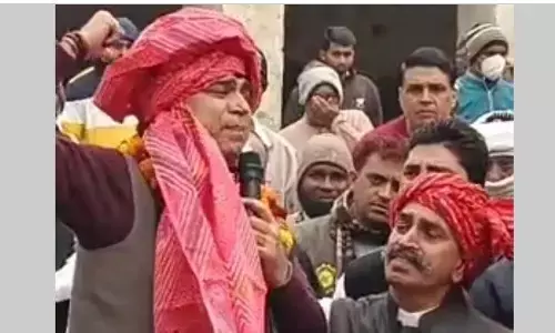 अब हिम्मत नही है हारने की बहुत हार चुका हूं मैं,  रोते हुए प्रत्याशी व उसकी पत्नी का वीडियो वायरल