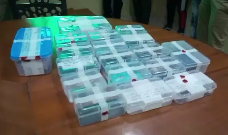 नोएडा के थाना एक्सप्रेस वे पुलिस ने चेकिंग के दौरान 4 मोबाइल स्नैचरो को किया गिरफ्तार