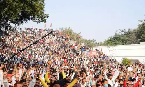 चुनाव आयोग ने चुनावी बैठकों की मंजूरी दी, जानिए नई गाइडलाइन में कहा मिली छूट