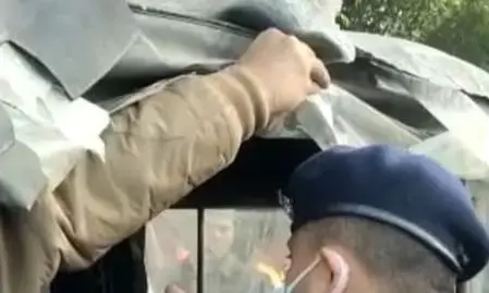 यूपी में कार सवारों ने हथौड़े से पीट कर चाचा को उतारा मौत के घाट, भतीजा भी घायल, पुलिस पर लीपापोती करने का आरोप