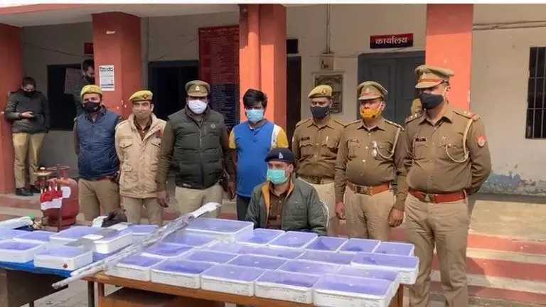 सहानपुर मे चुनाव से पहले बडी साजिश का भंडाफोड़, अवैध शस्त्र फैक्ट्री में दो दर्जन बने अधबने हथियार बरामद सहानपुर मे चुनाव से पहले बडी साजिश का भंडाफोड़, अवैध शस्त्र फैक्ट्री में दो दर्जन बने अधबने हथियार बरामद
