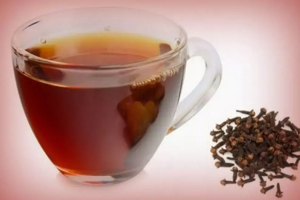 सर्दी में लौंग की चाय पीने के फायदे, जाने कैसे बनाएं सर्दी में लौंग की चाय पीने के फायदे, जाने कैसे बनाएं