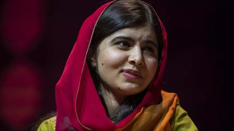 हिजाब विवाद में मलाला की एंट्री, बोलीं- हिजाब पहनने पर लड़कियों को स्कूल जाने से रोकना भयावह हिजाब विवाद में मलाला की एंट्री, बोलीं- हिजाब पहनने पर लड़कियों को स्कूल जाने से रोकना भयावह