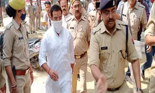 आशीष मिश्रा को हाई कोर्ट से जमानत तो मिली, लेकिन जेल से रिहाई पर फंस गया हैं पेंच आशीष मिश्रा को हाई कोर्ट से जमानत तो मिली, लेकिन जेल से रिहाई पर फंस गया हैं पेंच